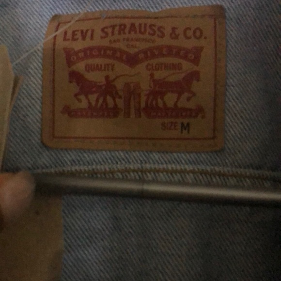 Too small - Picture 2 of 3